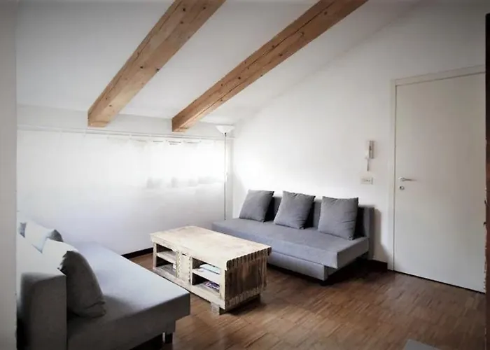 Dhomes - And 밀라노