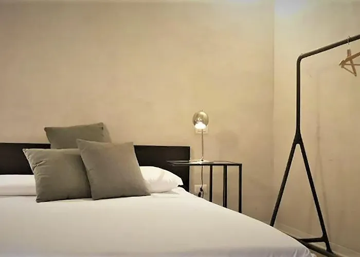 Dhomes - And 밀라노