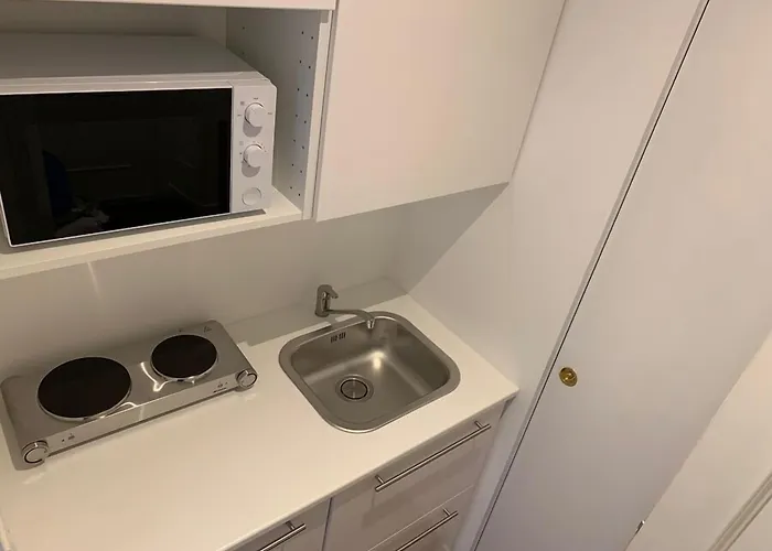 Dhomes - And 밀라노